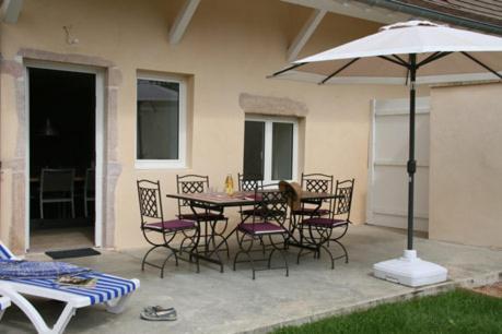 La Fontenelle - Lovely Holiday House With Swimming Pool Cuisery Exterior photo