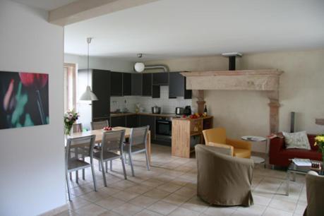 La Fontenelle - Lovely Holiday House With Swimming Pool Cuisery Exterior photo