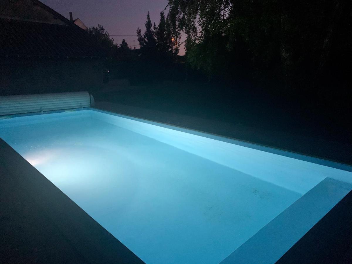 La Fontenelle - Lovely Holiday House With Swimming Pool Cuisery Exterior photo